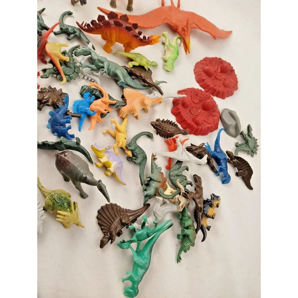 80+ LOT Vintage 1990’s Plastic and Rubber Toy Dinosaurs Dinosaur HUGE